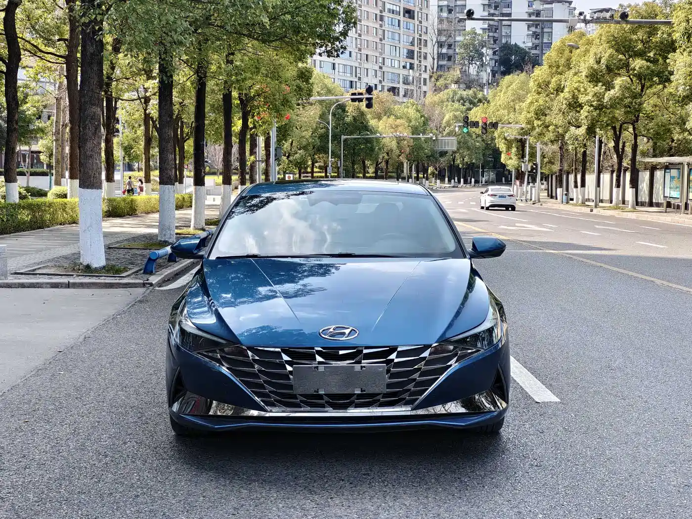 Hyundai Elantra 2022 1.5L CVT GLS Leading Edition фото 2