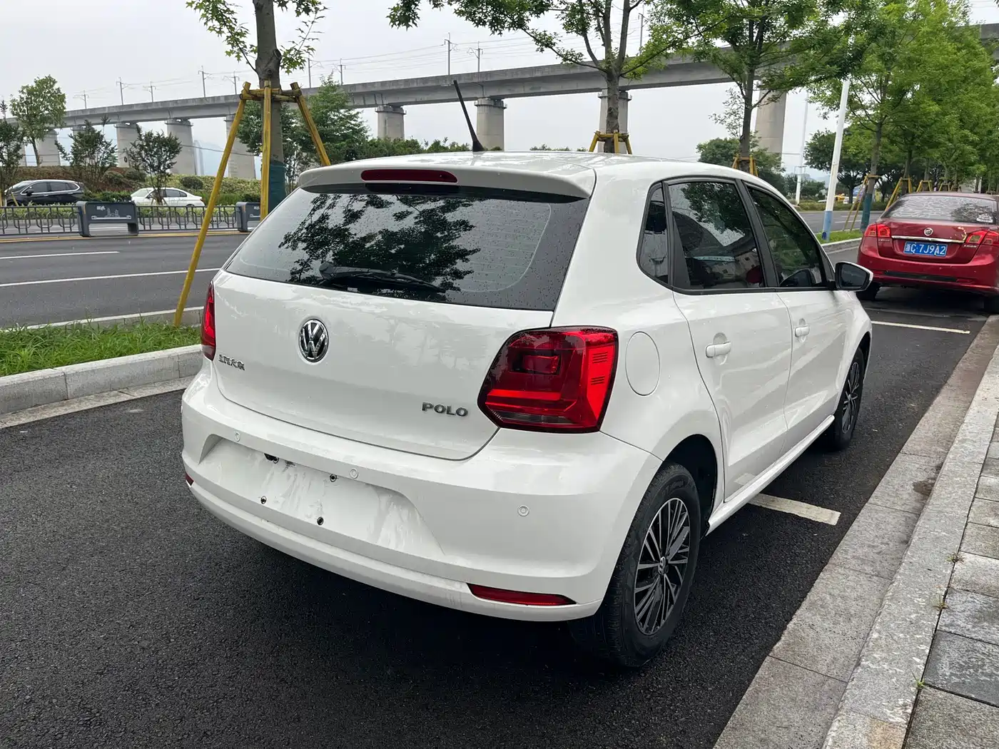Volkswagen Polo 2016 1.4L Automatic Trend фото 7