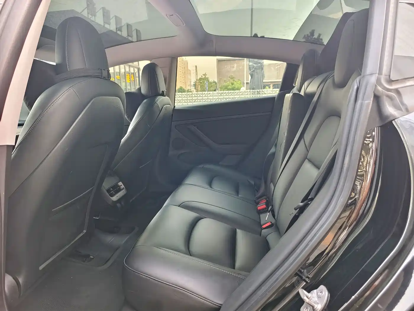 Фото 6 - Tesla Model 3