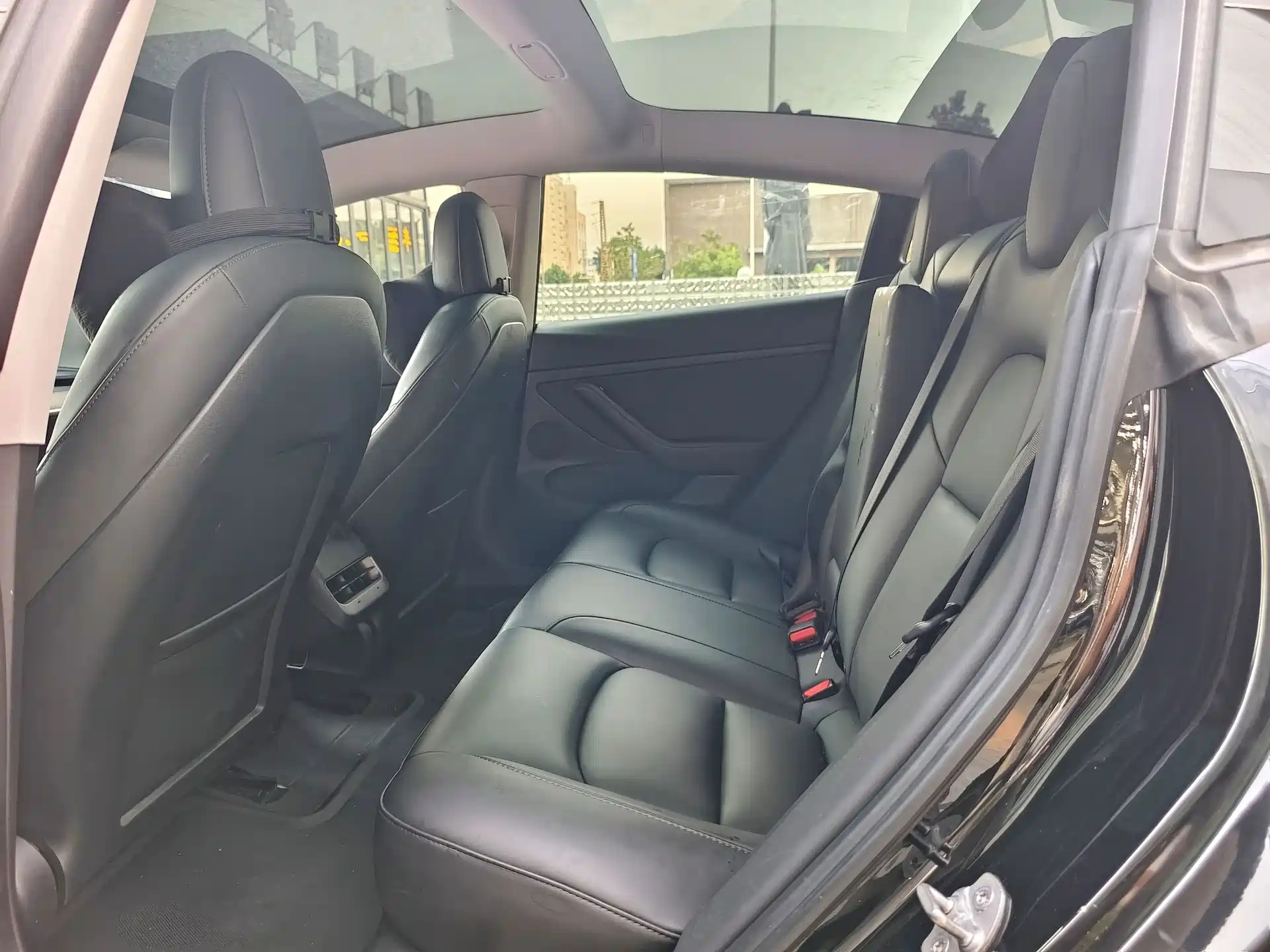Фото 6 - Tesla Model 3