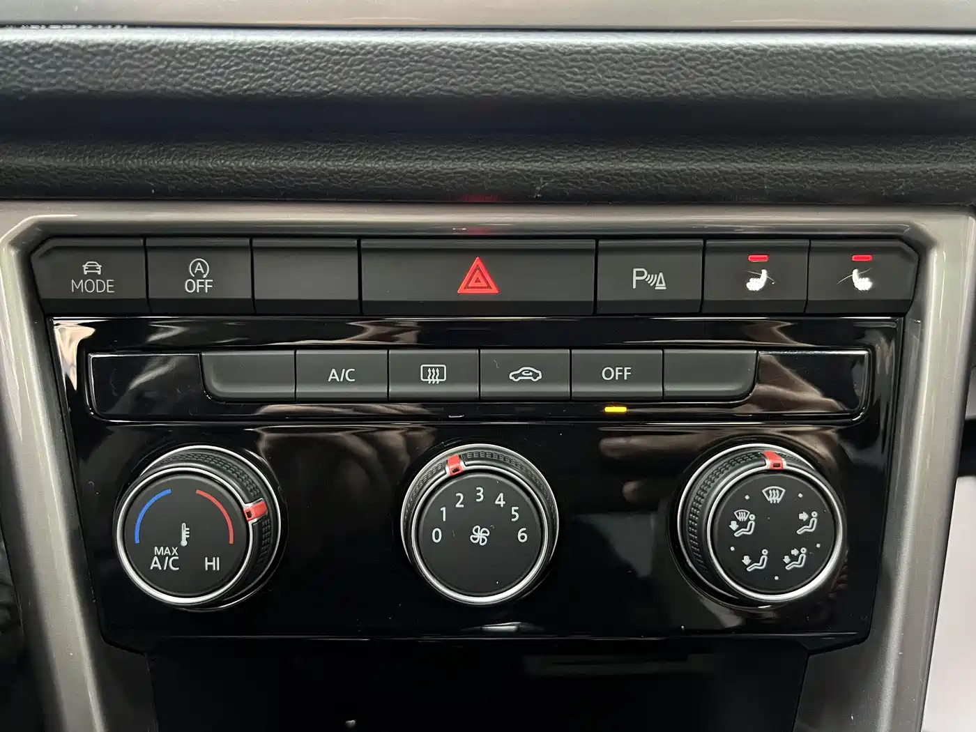 VOLKSWAGEN T ROC EXPLORING SONGS