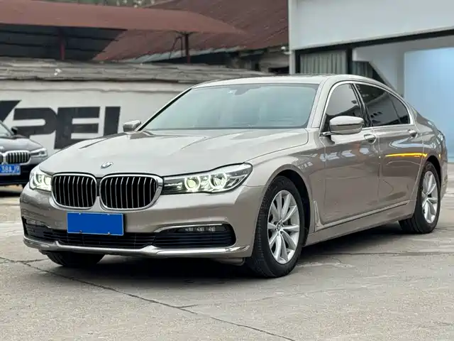 BMW 7 SERIES