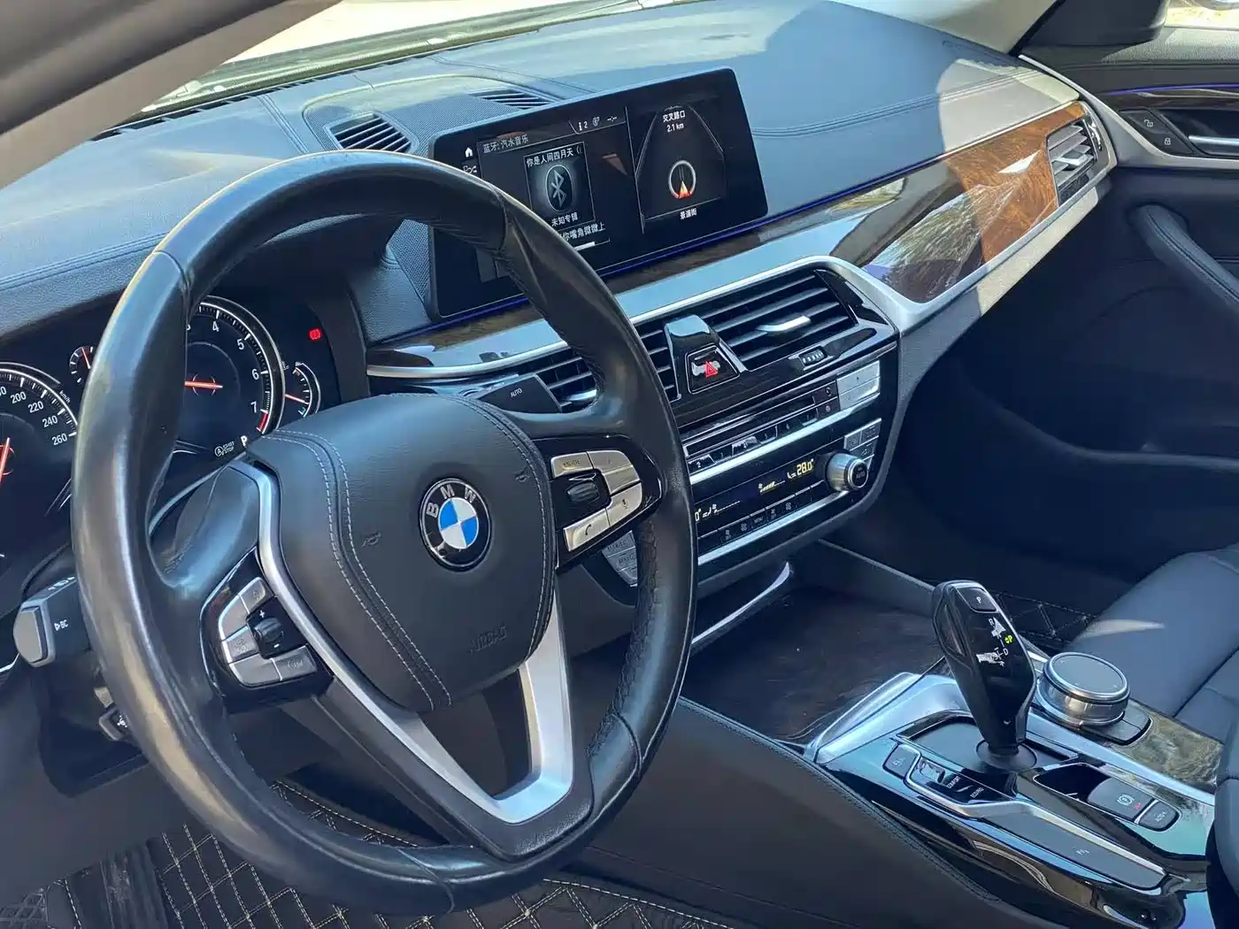BMW 5 Series 2018 525Li Luxury Package фото 3