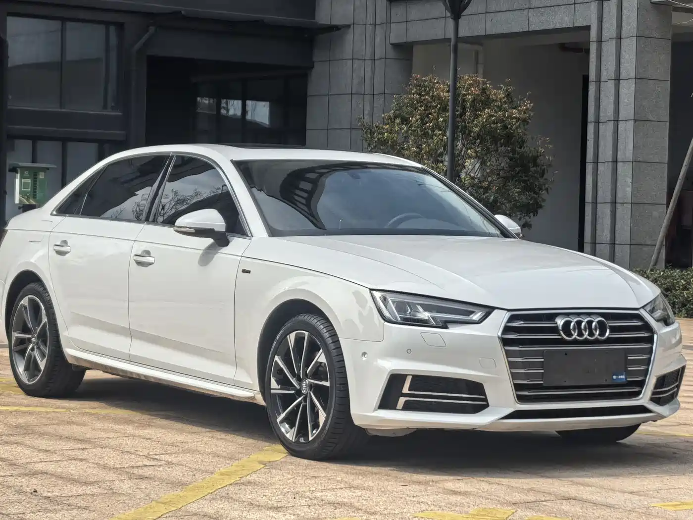Audi A4L 2018 30th Anniversary 40 TFSI Sport фото 3