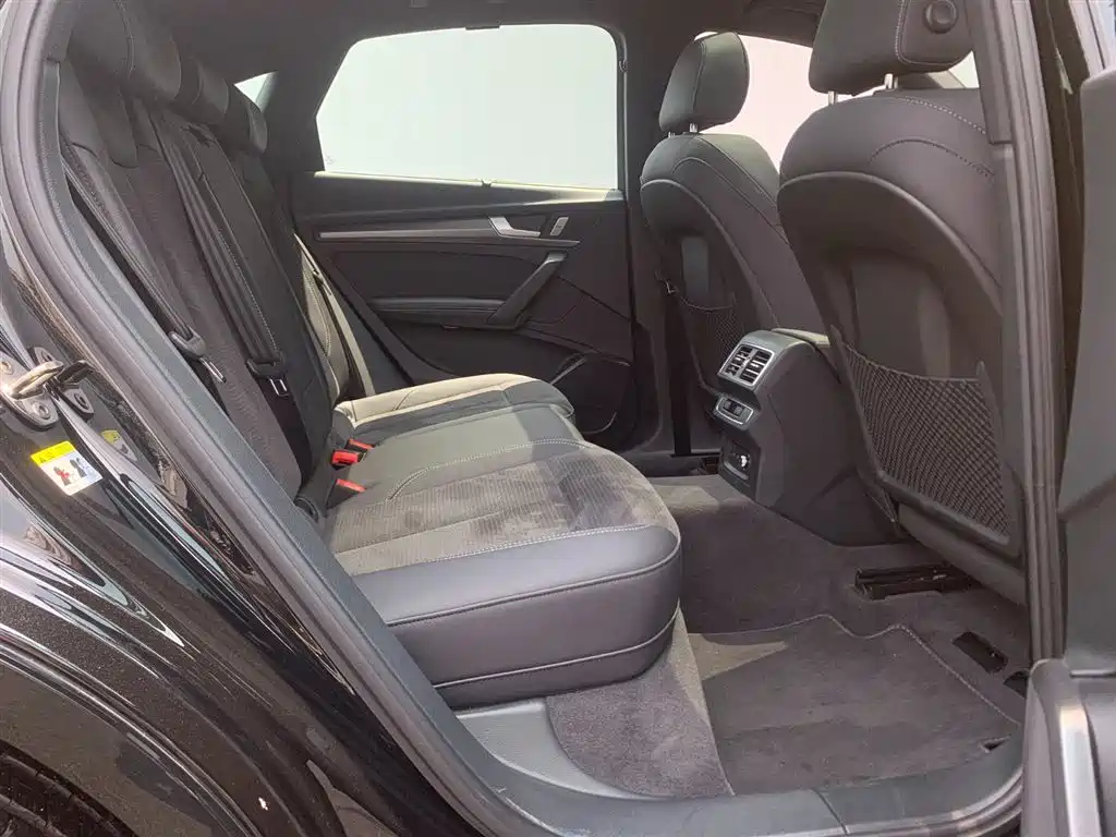 AUDI Q5L SPORTBACK