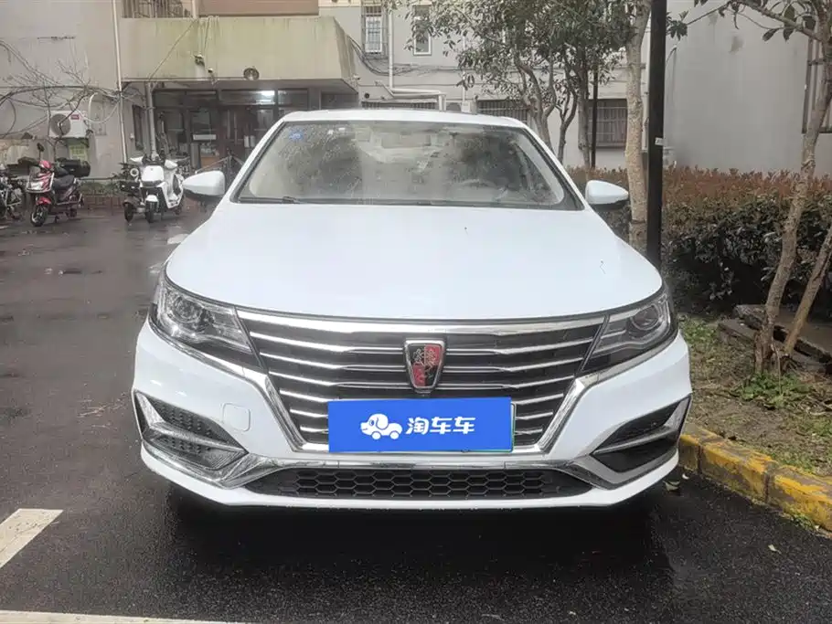 ROEWE I6 NEW ENERGY