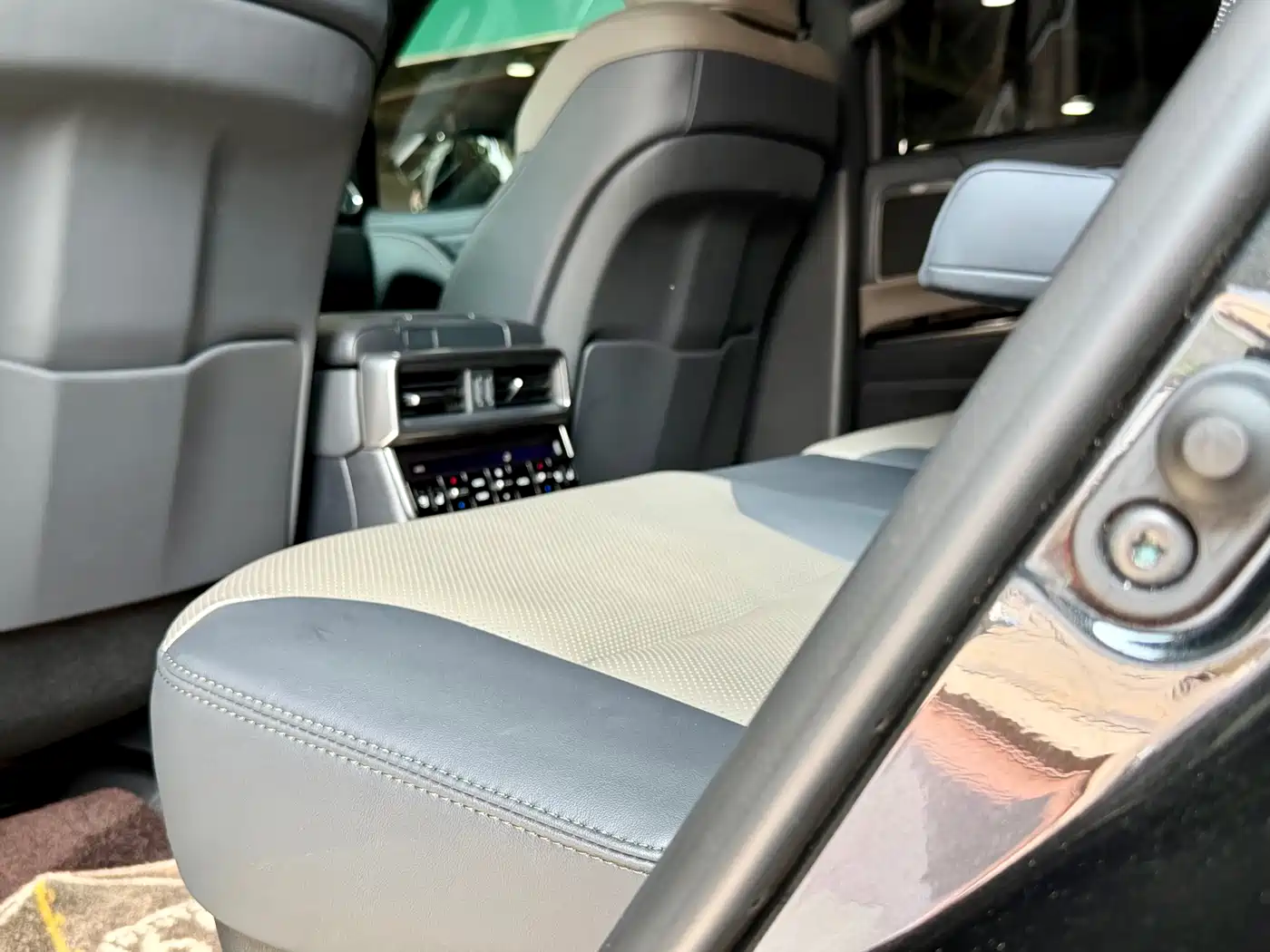 Lexus LX 2025 700h OVERTRAIL Frontier Edition фото 29