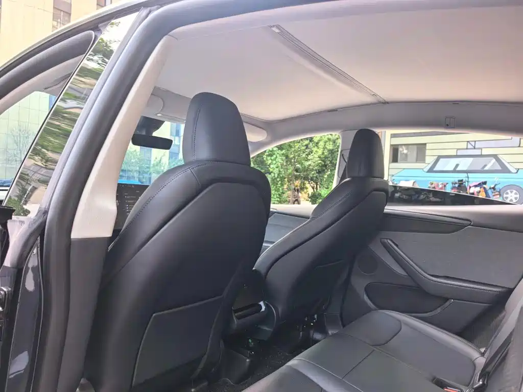 Photo 14 - Tesla Model Y