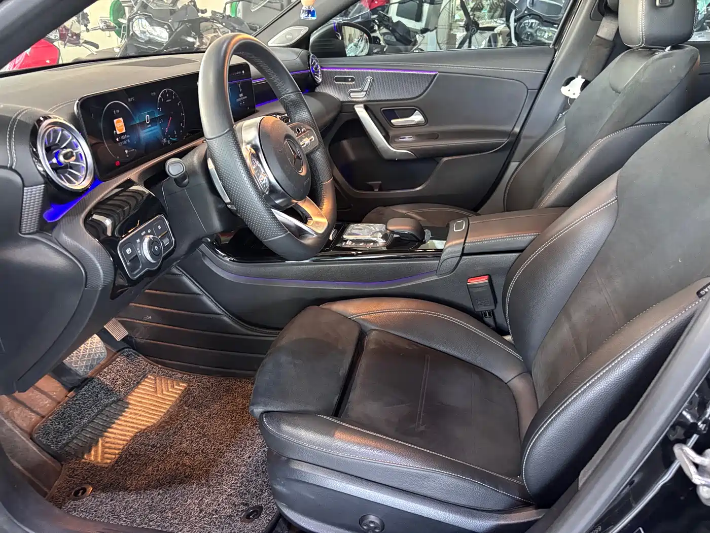 Mercedes-Benz A-Class 2021 A 200 L Sport Sedan Fashion Edition фото 10