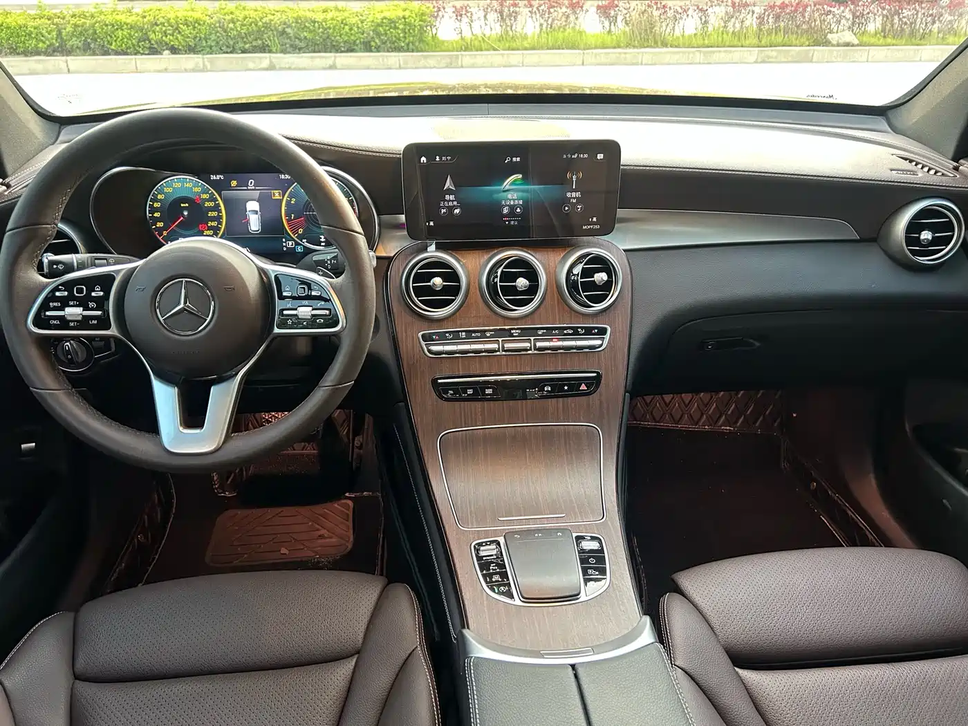 Mercedes-Benz GLC 2020 Facelift GLC 300 L 4MATIC Luxury фото 4