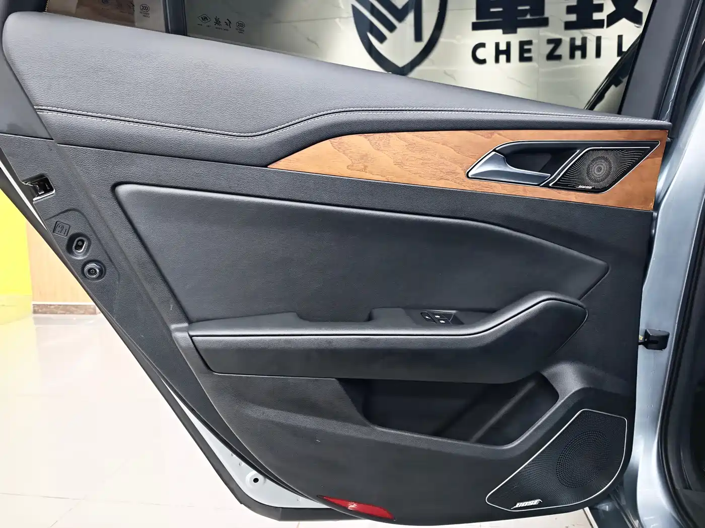 Hongqi H5 2018 30TD Smart Connected Royal Edition фото 13