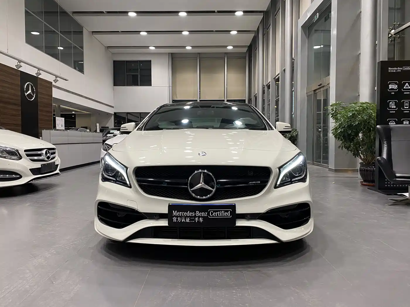 MERCEDES-BENZ CLA