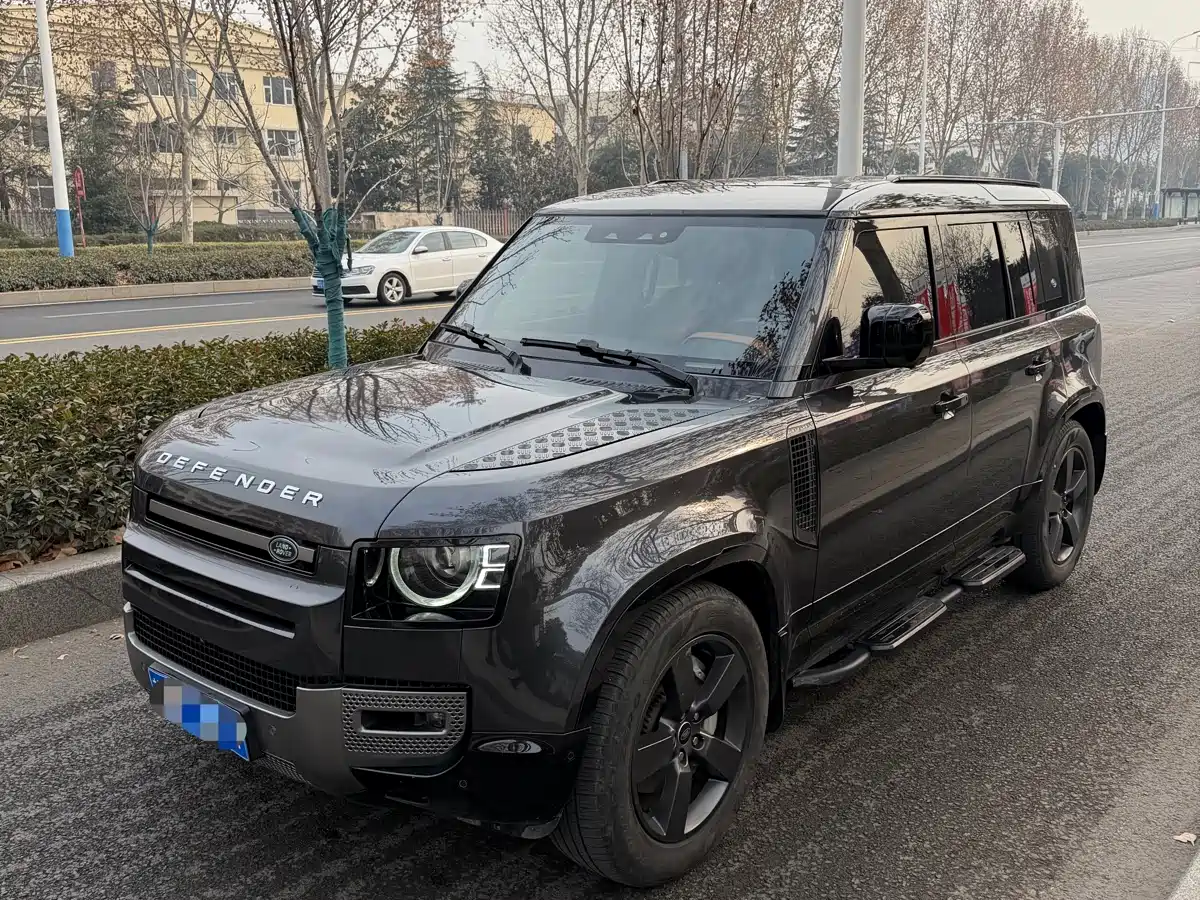 Land Rover Defender 2022 110 P400 Dark Special Edition фото 2