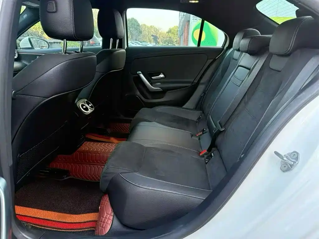 Mercedes-Benz A-Class 2021 A 200 L Sport Sedan Fashion Edition фото 25