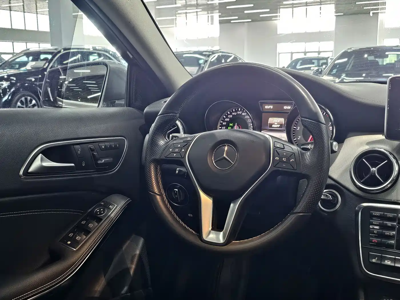 Mercedes-Benz GLA 2015 GLA 220 4MATIC Fashion Edition фото 7
