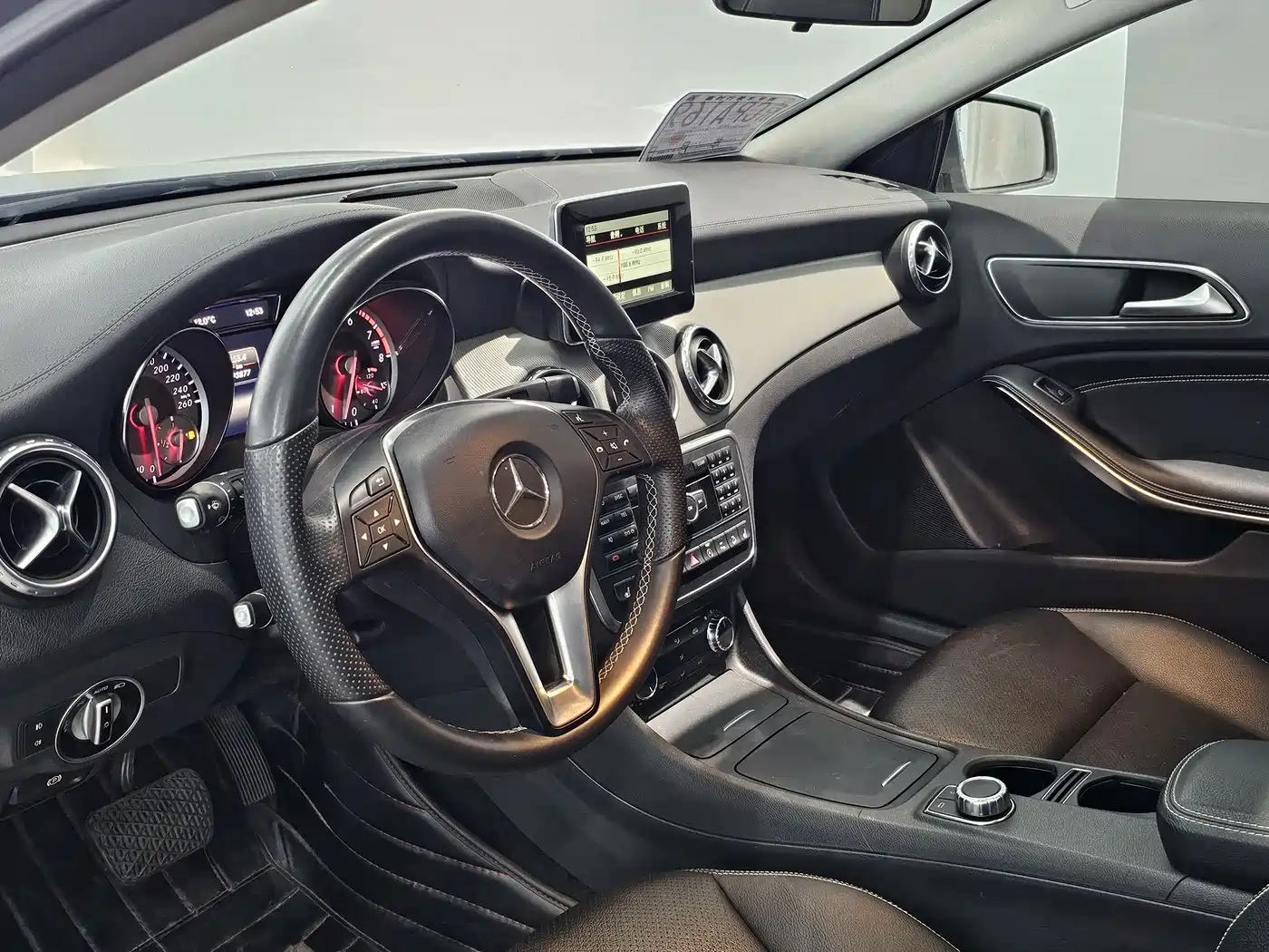 Mercedes-Benz GLA 2015 GLA 220 4MATIC Fashion Edition фото 11