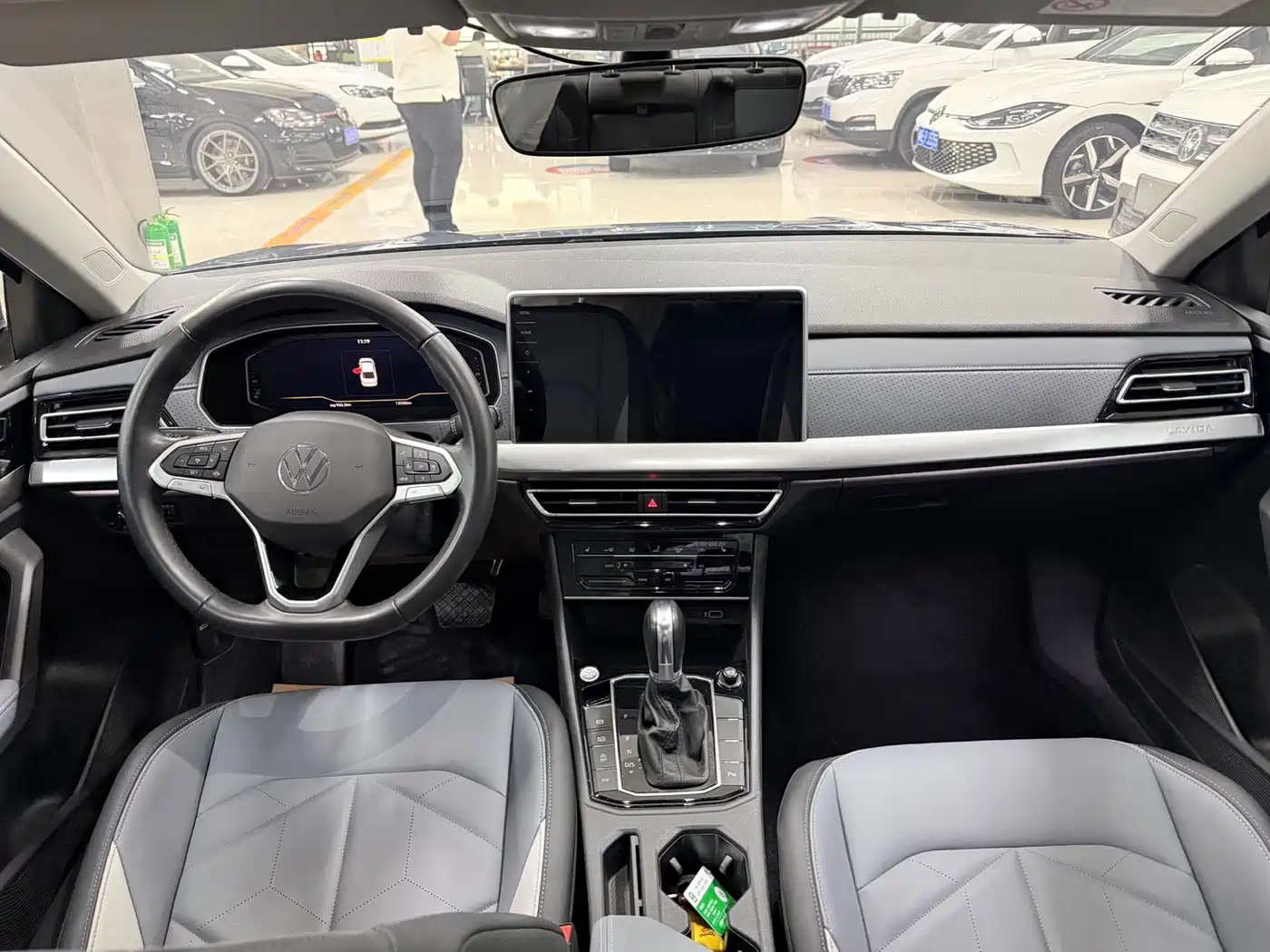Volkswagen Lavida 2023 Model 280TSI DSG Eternal Edition фото 7