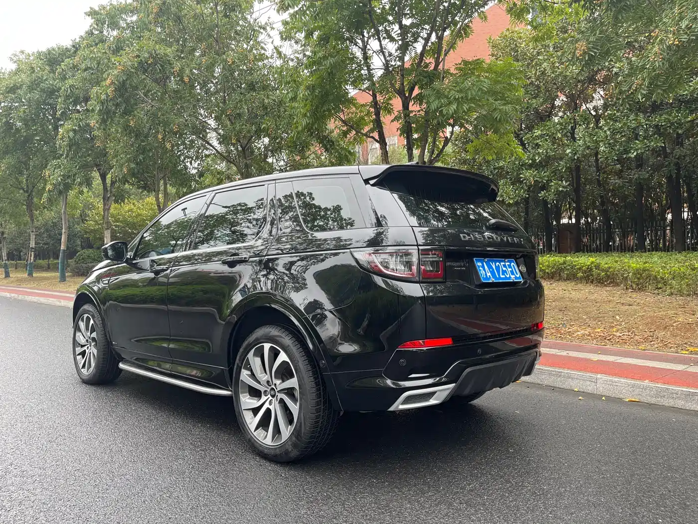 LAND ROVER DISCOVER SPORTS