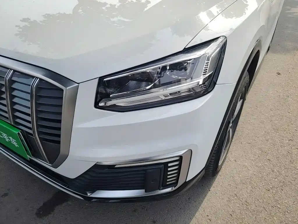 Фото 24 - Audi Q2L e-tron