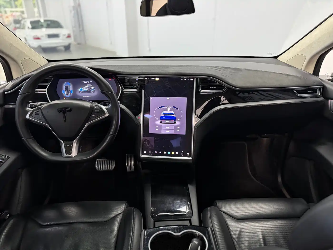 TESLA MODEL X