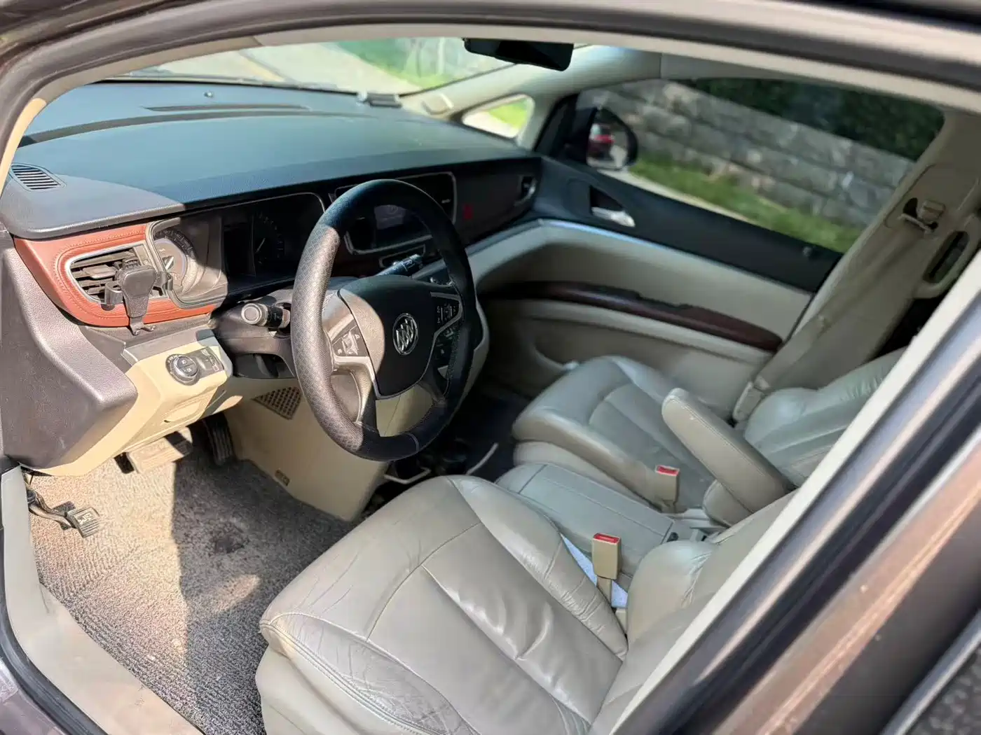 Buick GL8 2014 2.4L LT Luxury Business Executive фото 4