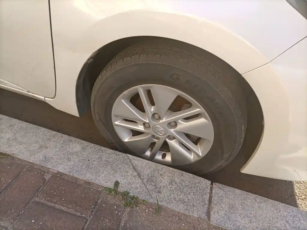 Photo 8 - Toyota Corolla