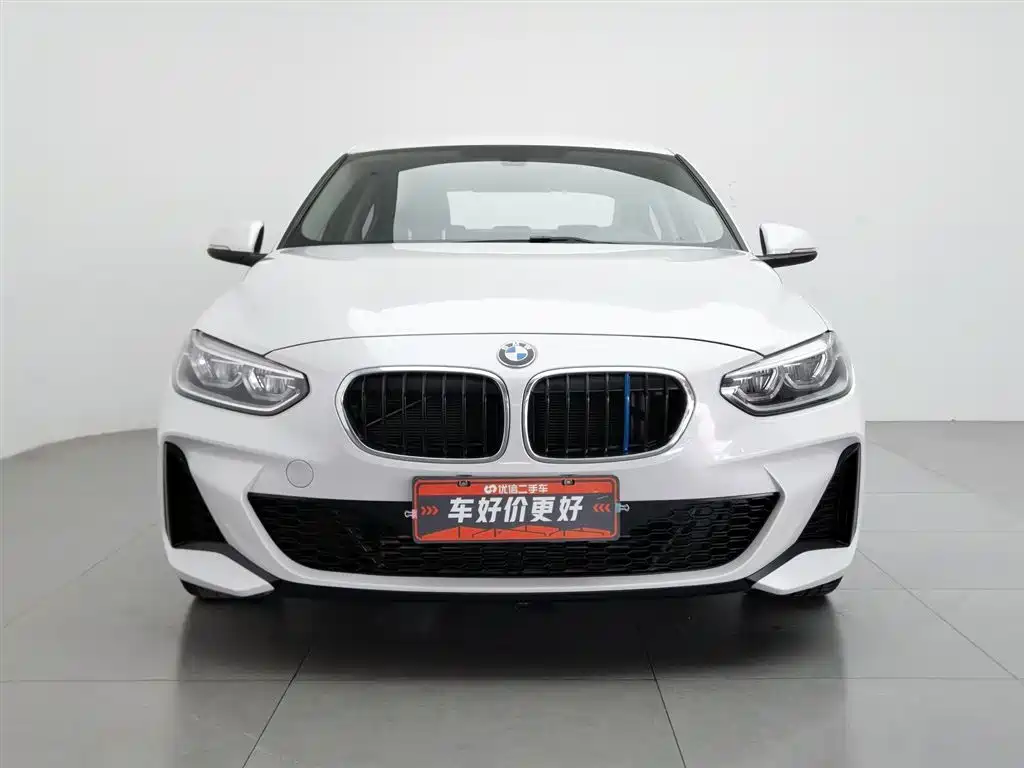 BMW 1 Series 2022 120i M Sport фото 3
