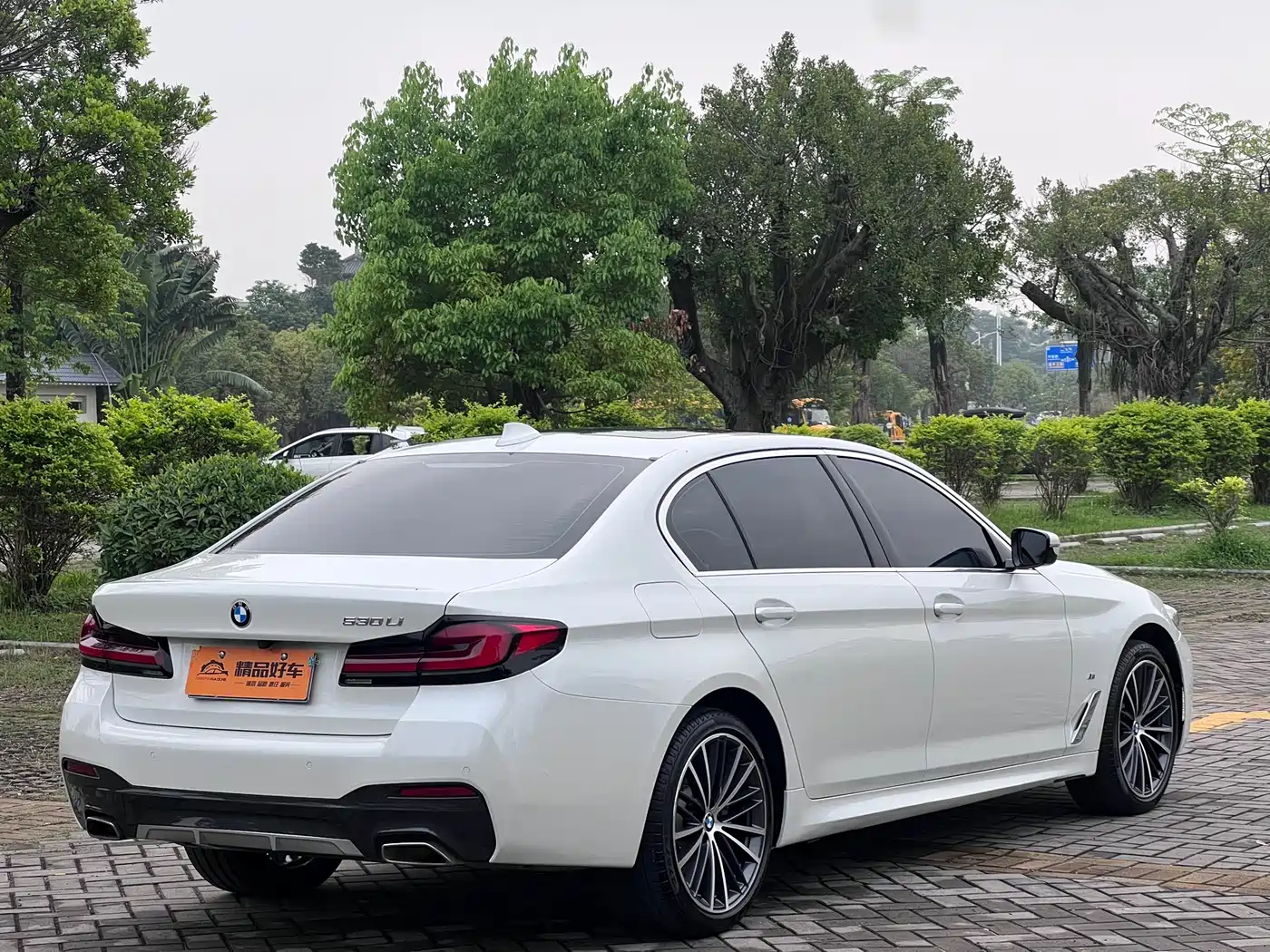 BMW 5 Series 2022 530Li Leading M Sport Package фото 15