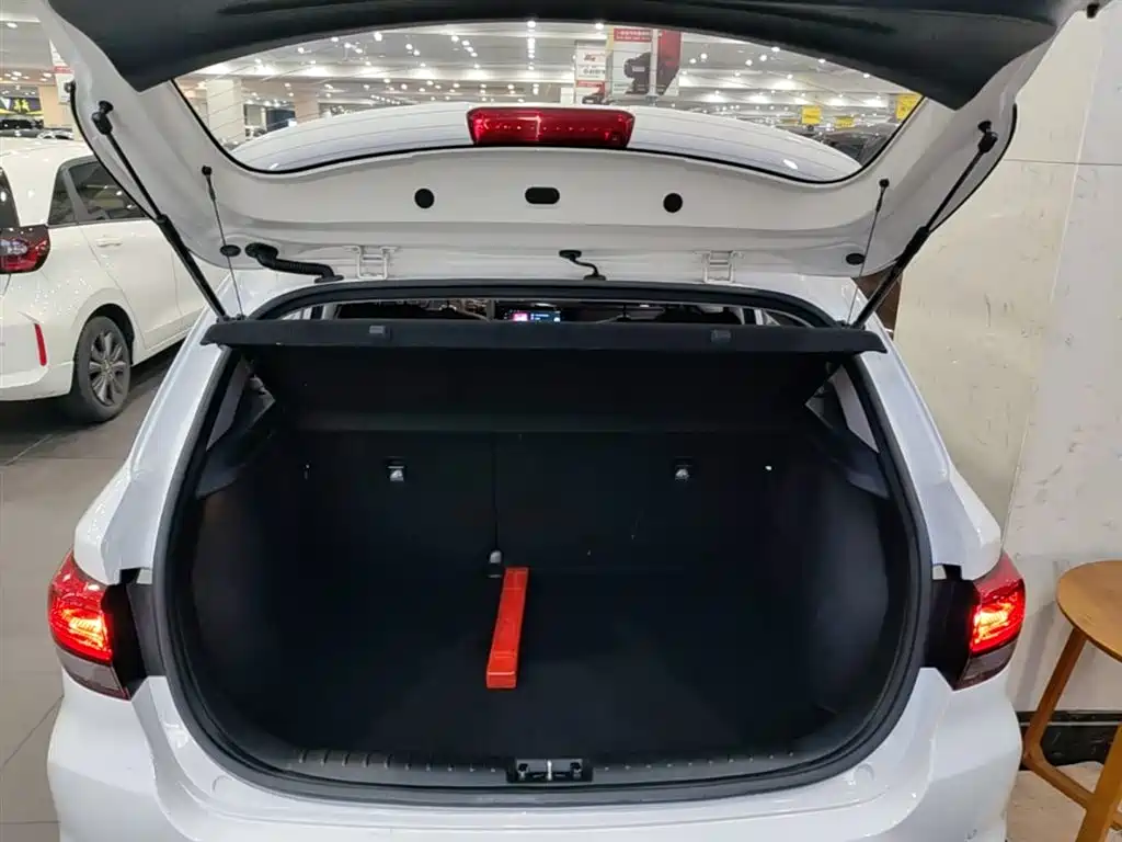 Kia KX CROSS 2019 1.6L Automatic Smart Sunroof Edition China VI фото 19