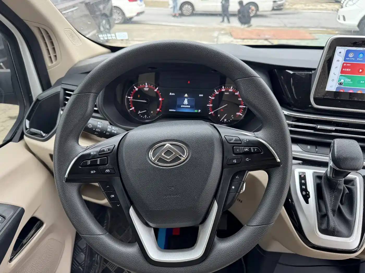 SAIC Maxus Xintu V90 2024 Zhida Commercial Version 2.0T Automatic RWD Long Wheelbase High Roof Single Rear Tire 9-Seater фото 4