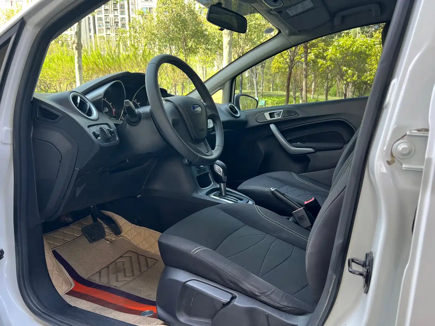 Ford Fiesta 2014 2013 Hatchback 1.5L Automatic Fashion