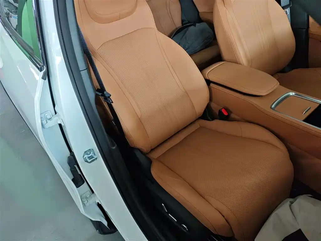 Geely Galaxy Galaxy L7 2025 EM-i 115km Explorer+ Edition фото 25