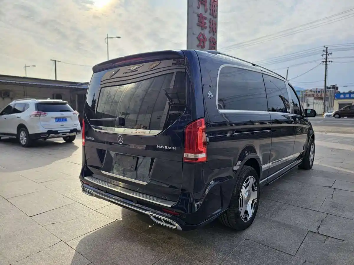 Mercedes-Benz V-Class 2018 V 260 L Premium Long Wheelbase Edition China VI фото 23