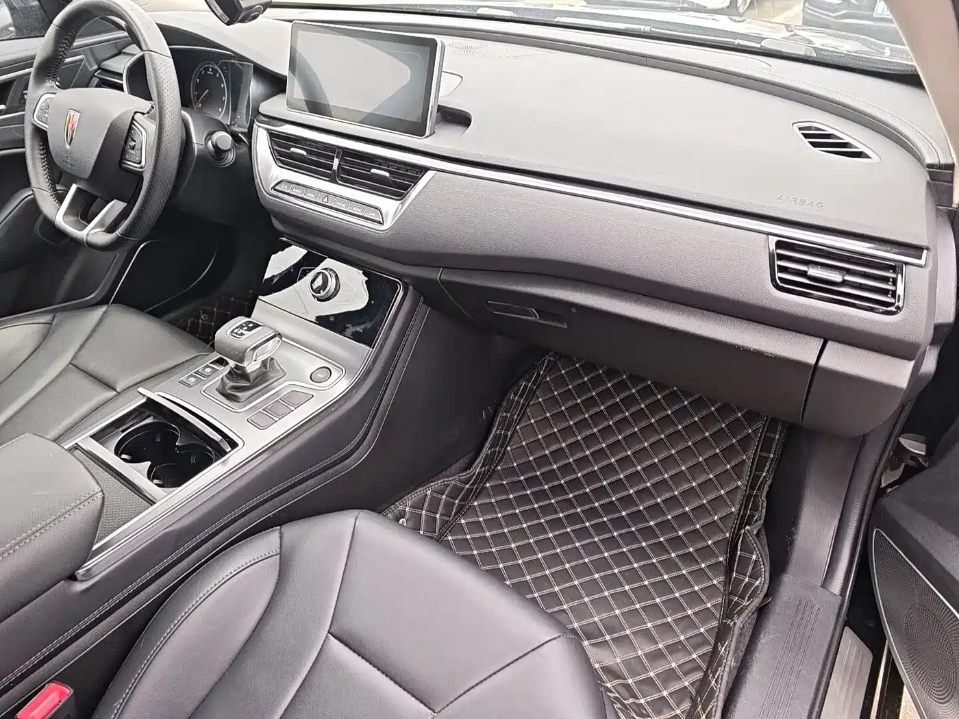 Hongqi H5 2022 Model Classic Edition 1.5T DCT Flag Joy Edition фото 8