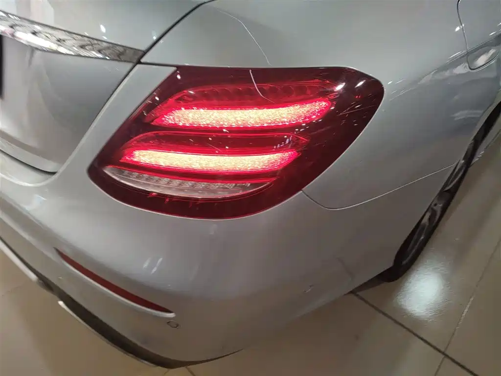 Mercedes-Benz E-Class 2017 E 200 L Sport 4MATIC фото 24