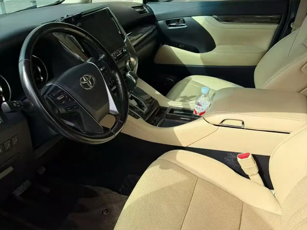 Toyota Vellfire 2021 Crown Hybrid 2.5L HV Premium Edition фото 9