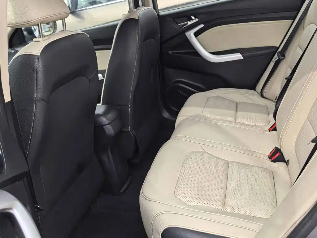 Фото 6 - Changan Yuexiang V7