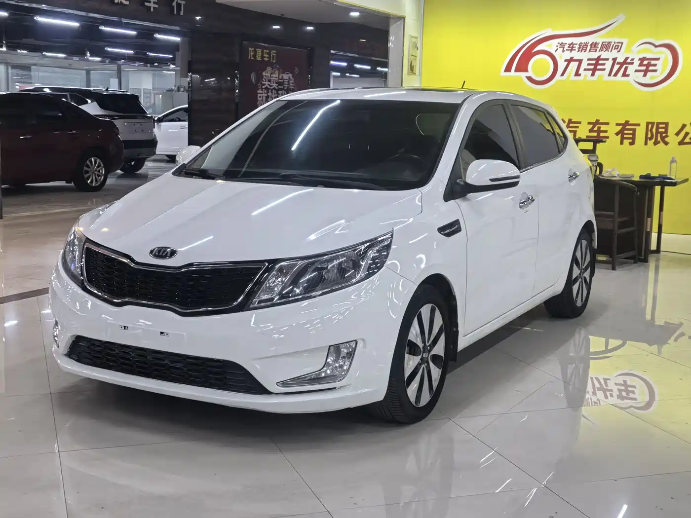 Kia K2 2012 Hatchback 1.6L AT Premium