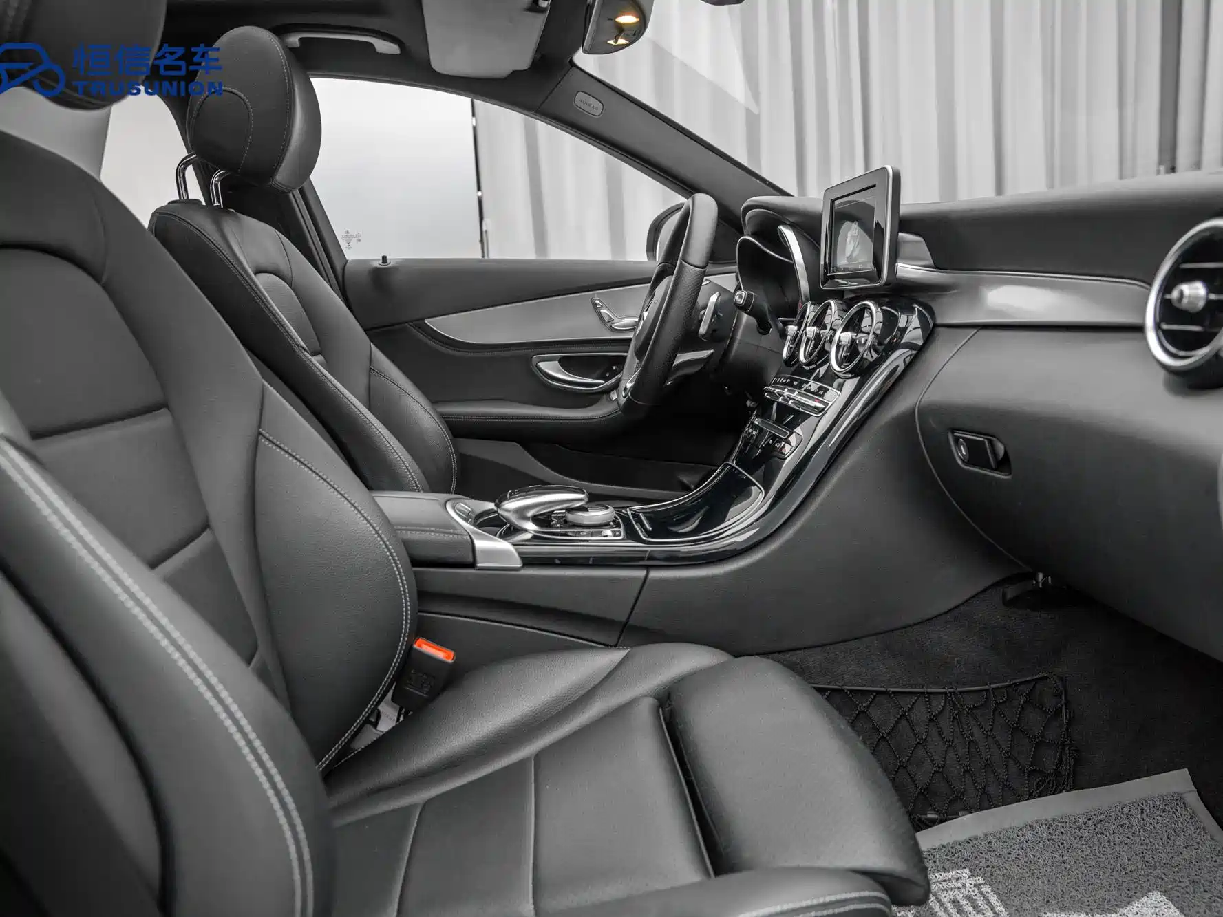 Фото 14 - Mercedes-Benz C-Class