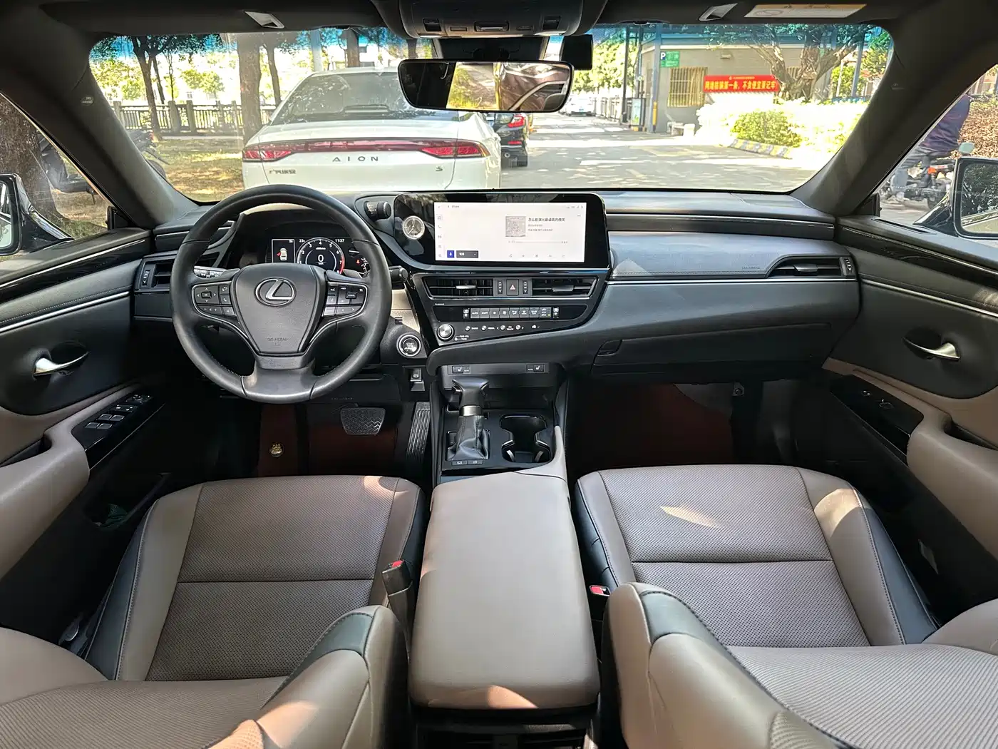 Lexus ES 2022 200 Excellence Edition фото 10
