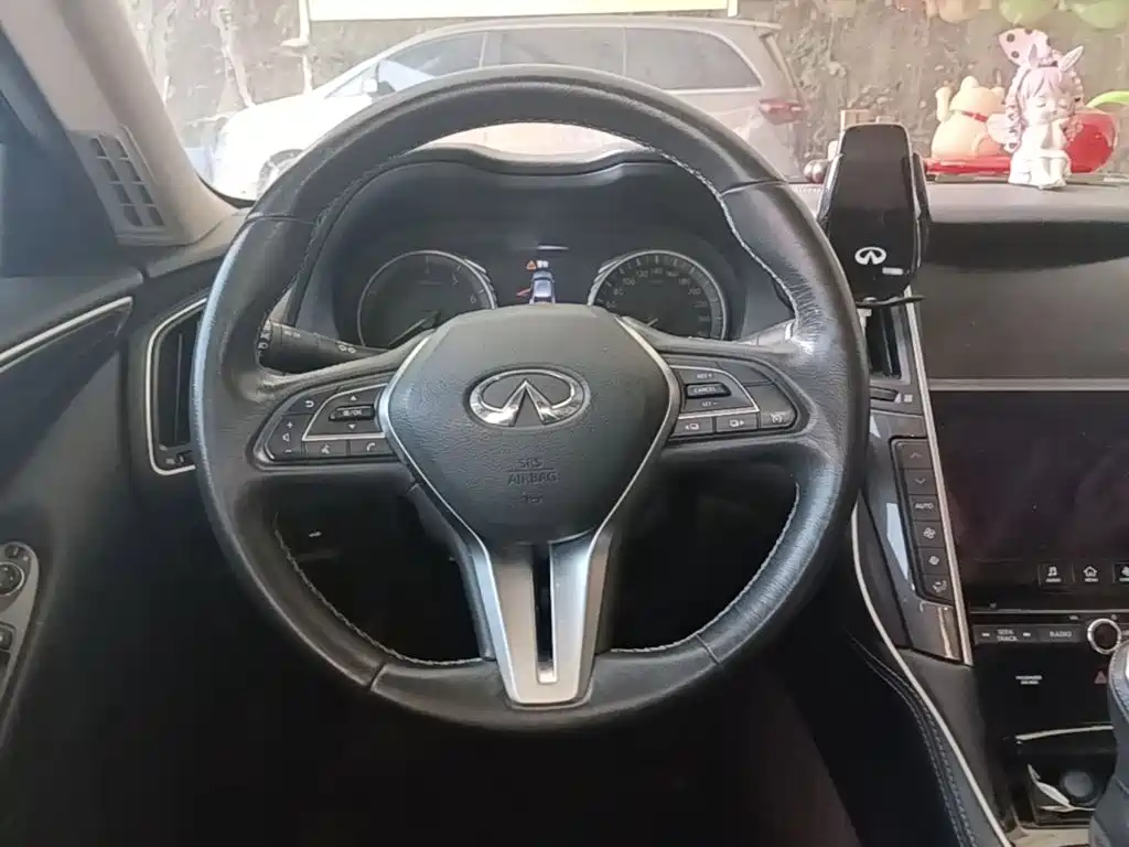 Фото 11 - Infiniti Q50L