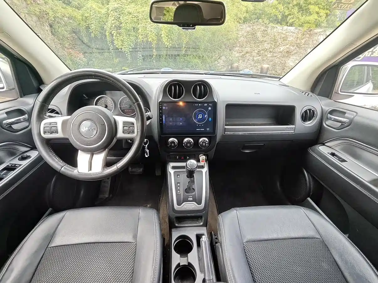 Jeep Compass (Import) 2014 2014 Facelift 2.4L 4WD Comfort Edition