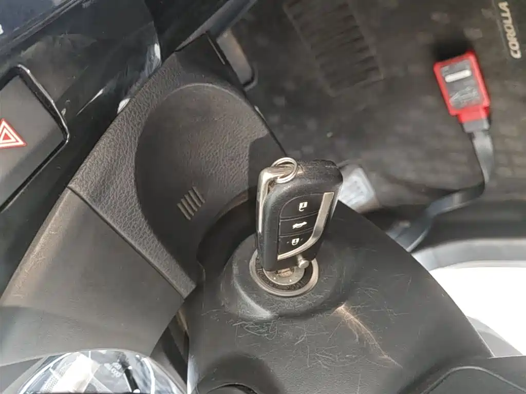 Toyota Corolla 2014 1.6L CVT GL фото 9