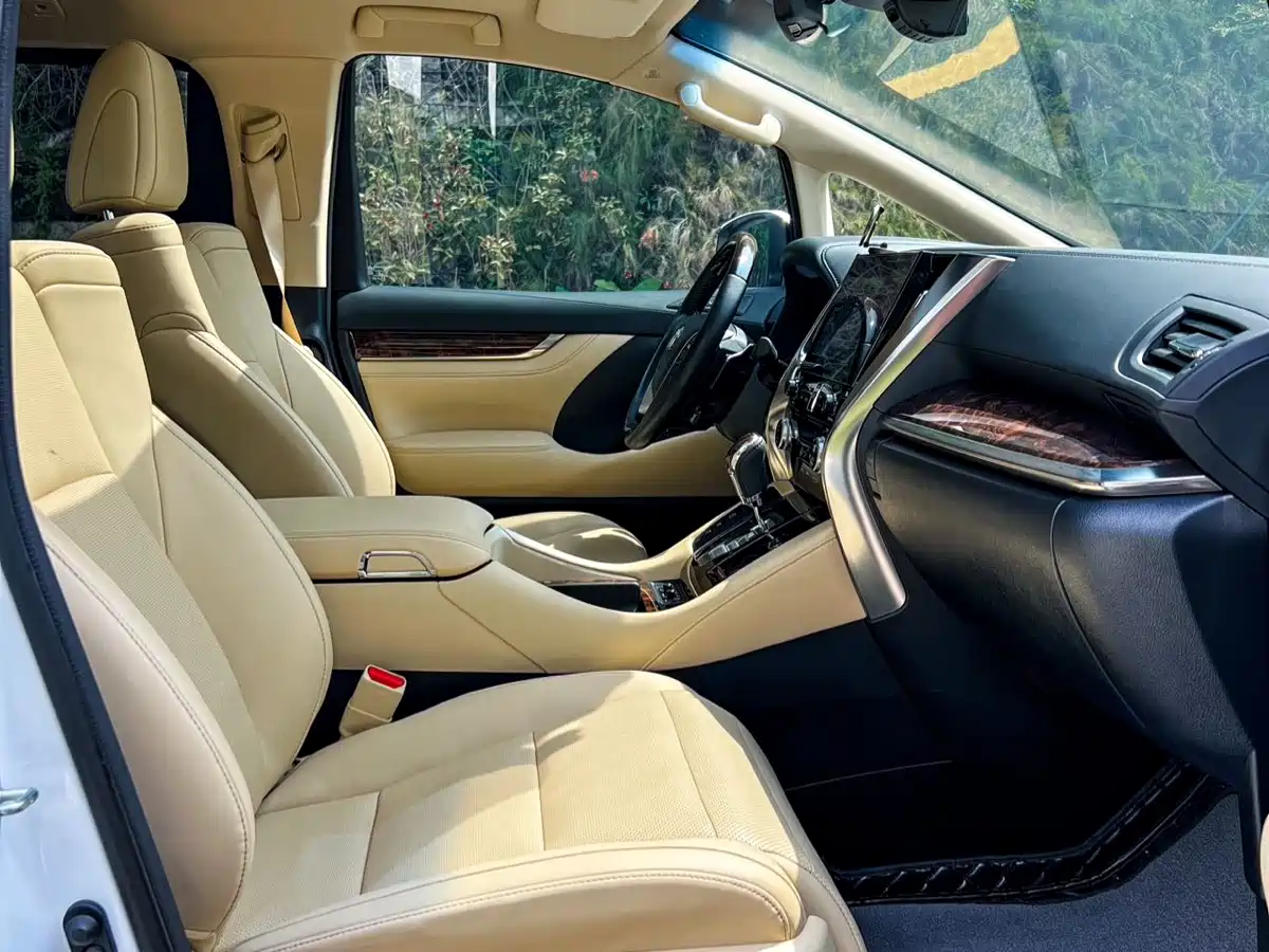 Toyota Alphard 2021 Hybrid 2.5L Luxury фото 7