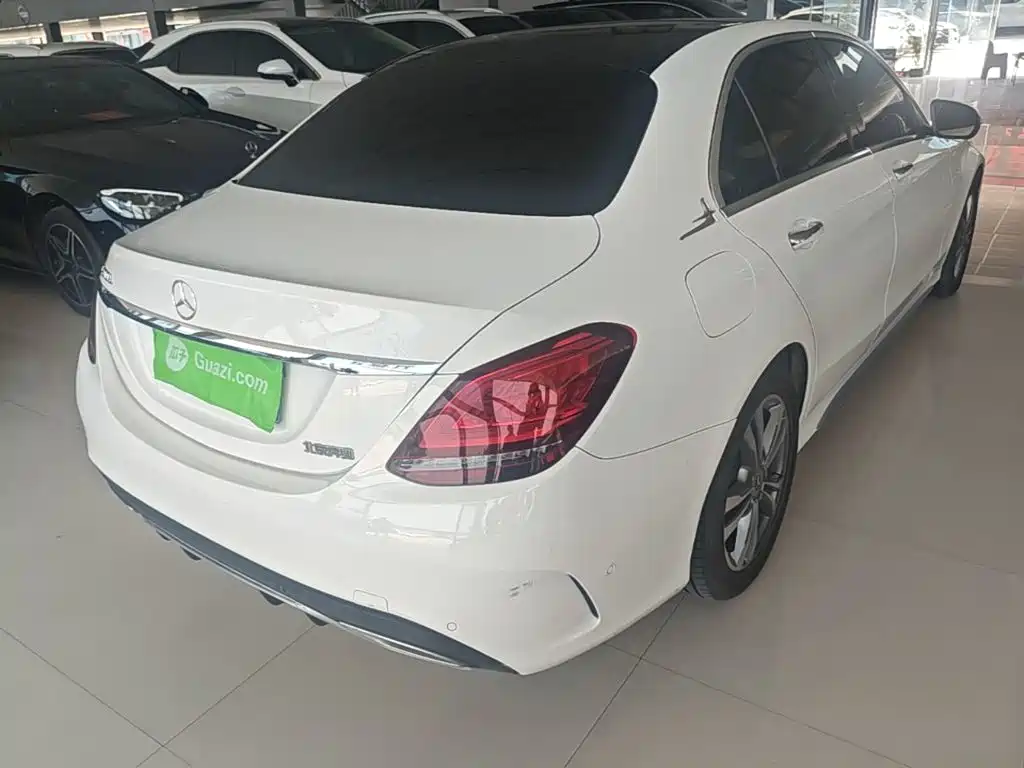Фото 7 - Mercedes-Benz C-Class