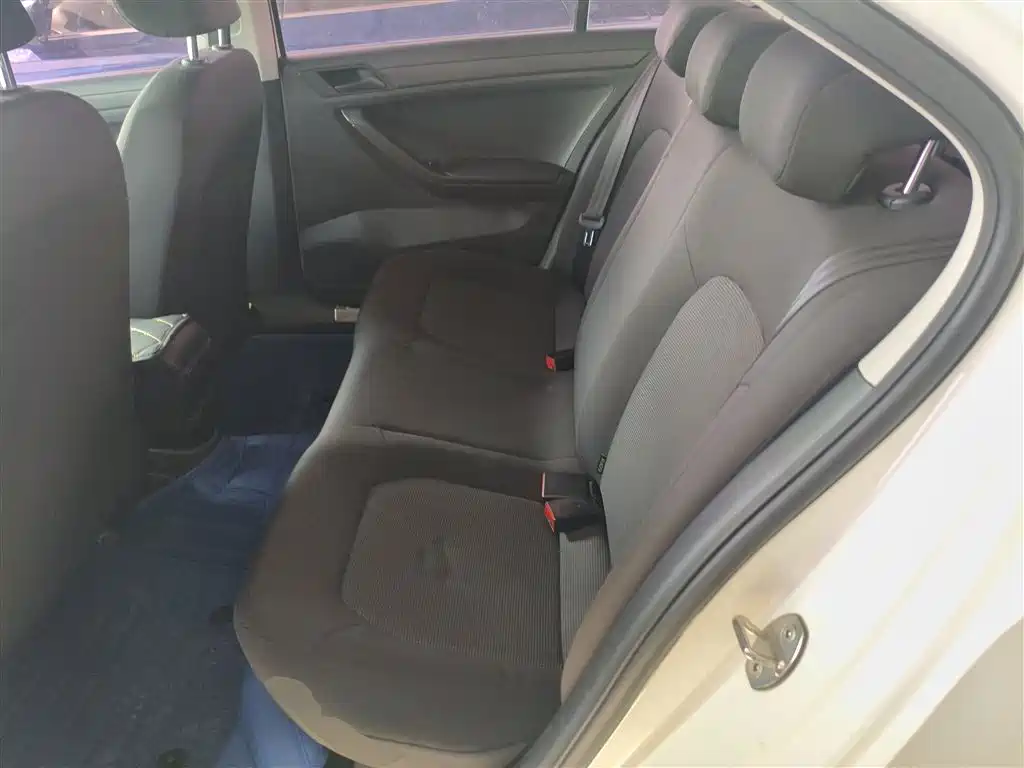 Volkswagen Jetta 2017 1.5L Automatic Fashion фото 13