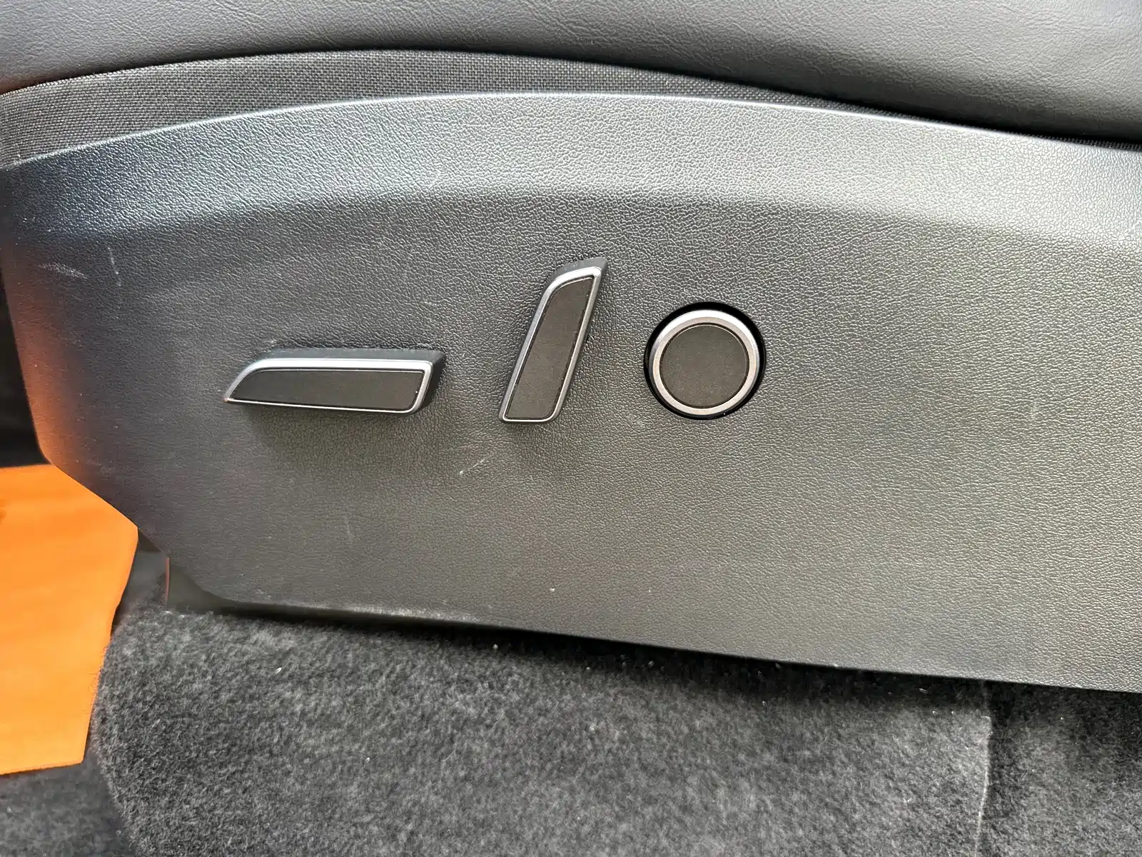 Фото 10 - Tesla Model Y