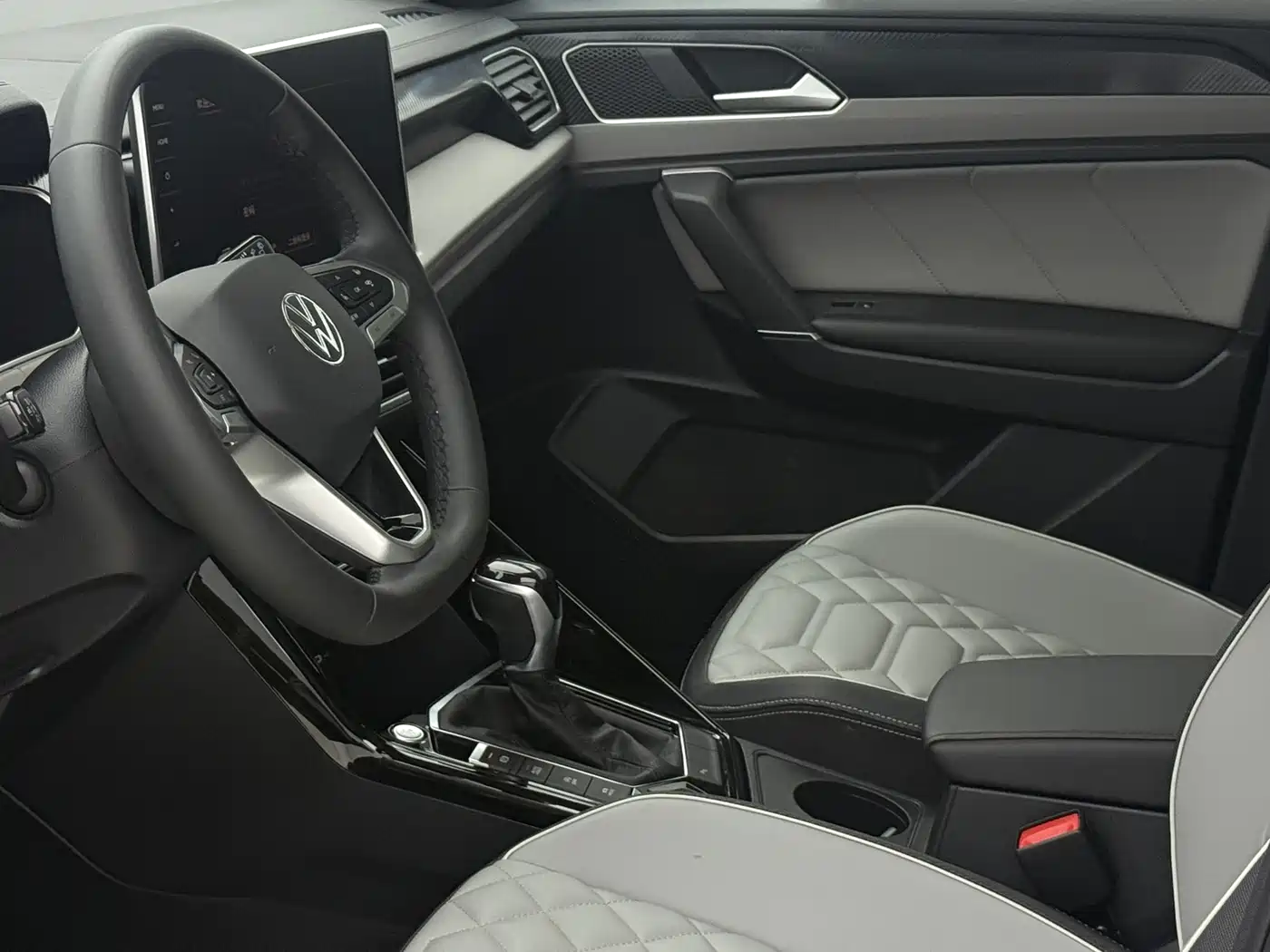 Volkswagen Tayron 2023 280TSI 2WD Luxury Plus Advanced Edition фото 17