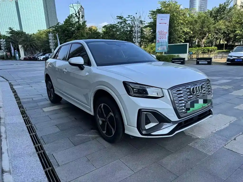 2022 Audi Q2L e-tron