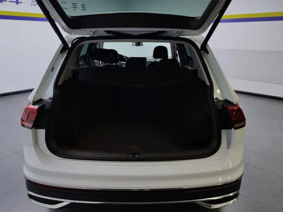 Volkswagen Tiguan L 2023 330TSI Auto 2WD Smart Edition фото 4